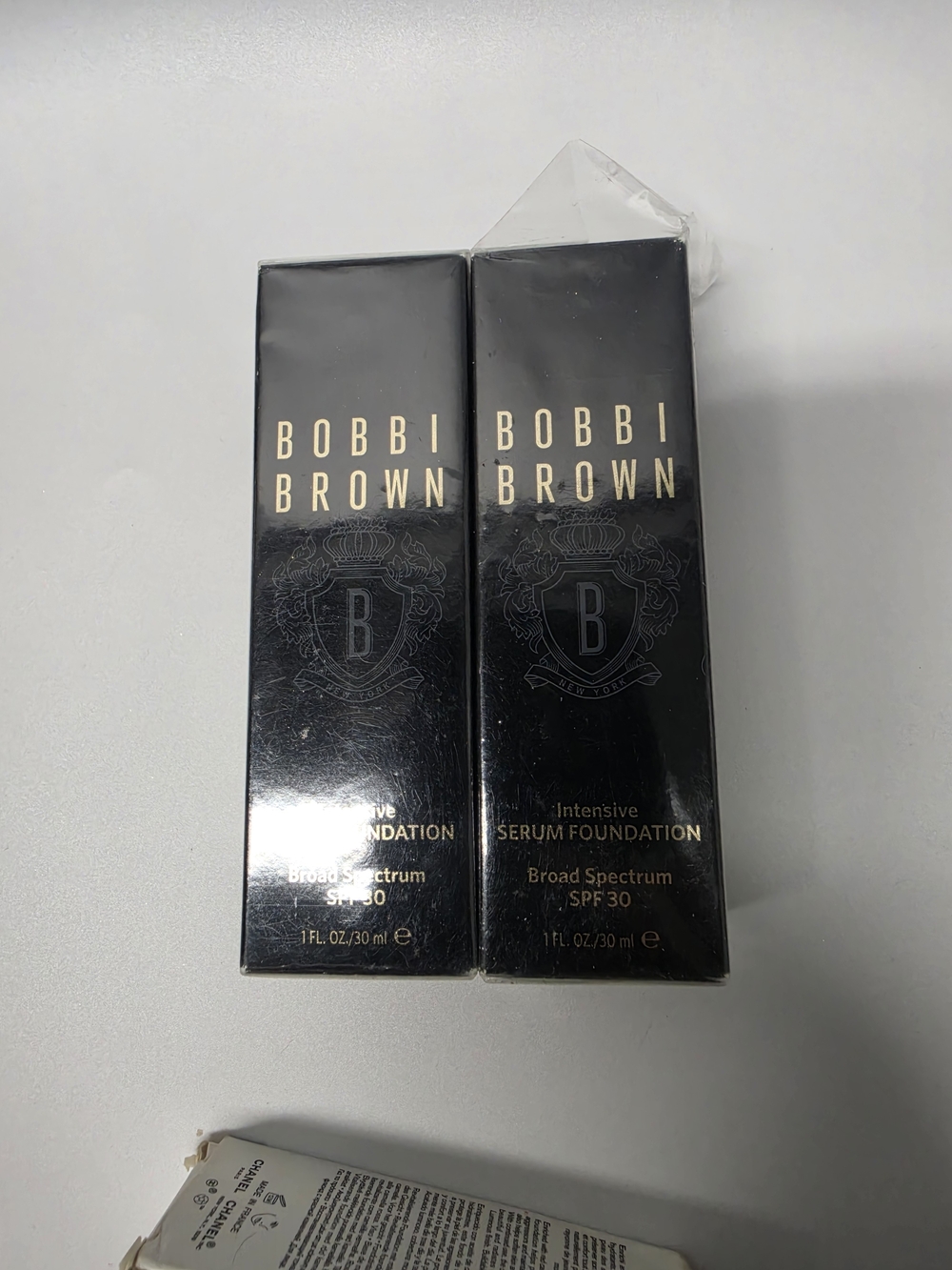Bobbi Brown Intensive Serum Foundation Duo in Black and Gold Accents